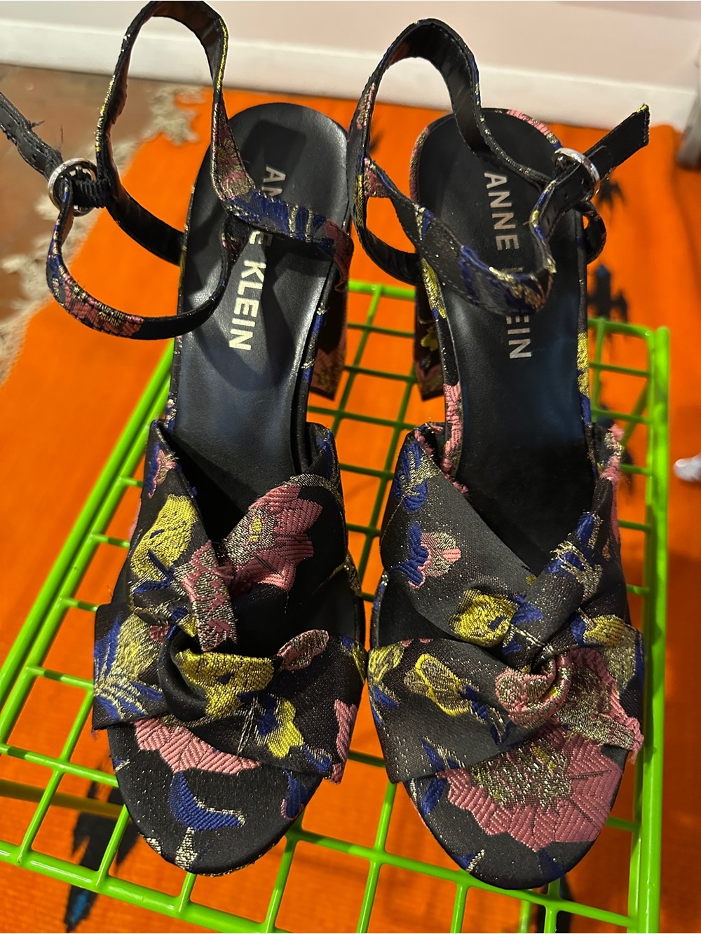 Anne Klein Valentine Retro Black Floral Knot Front Slingback Sandals